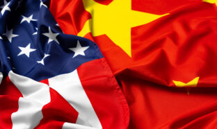 Drapeaux des États-Unis et de la Chine